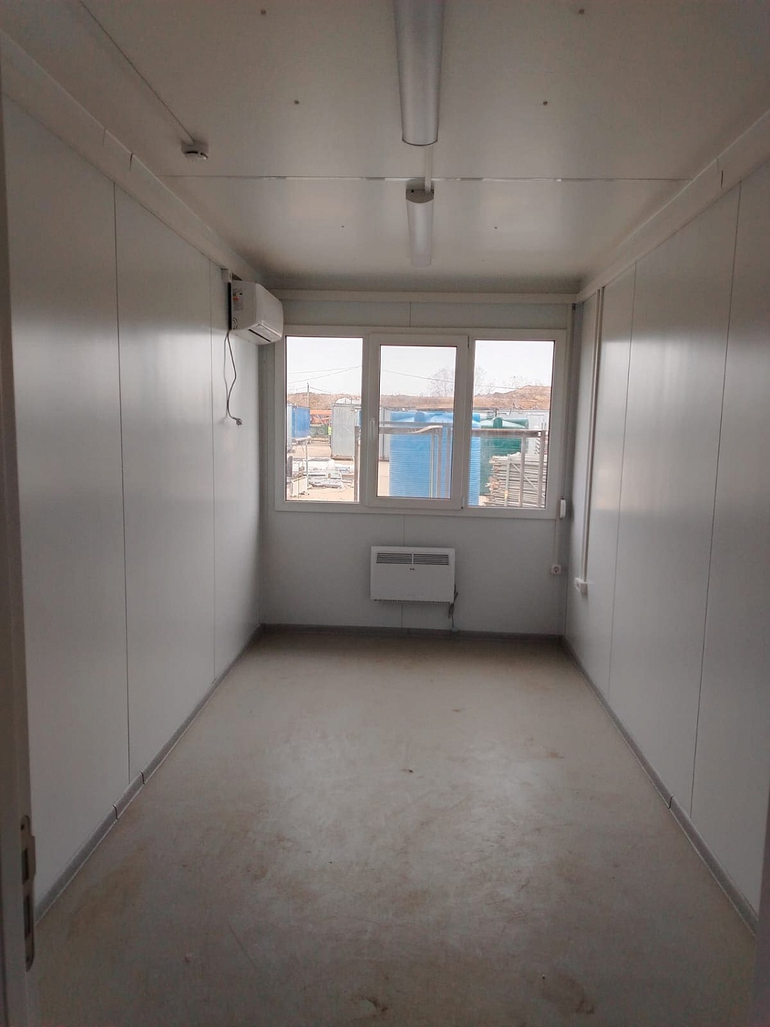 Комплекс из двух модульных офисов без общей кровли